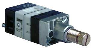 SWITCH MANOSTASTS PNEUMATIC NEGATIVE OUTPUT CROUZET 81502160
